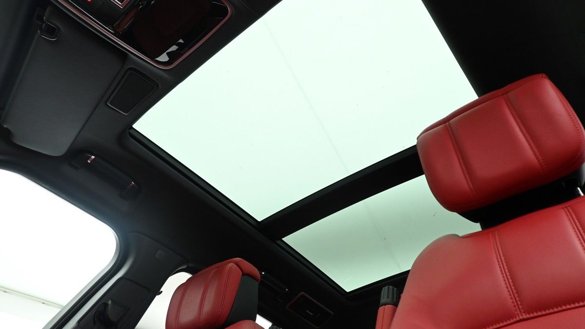 Land Rover Range Rover Image 2