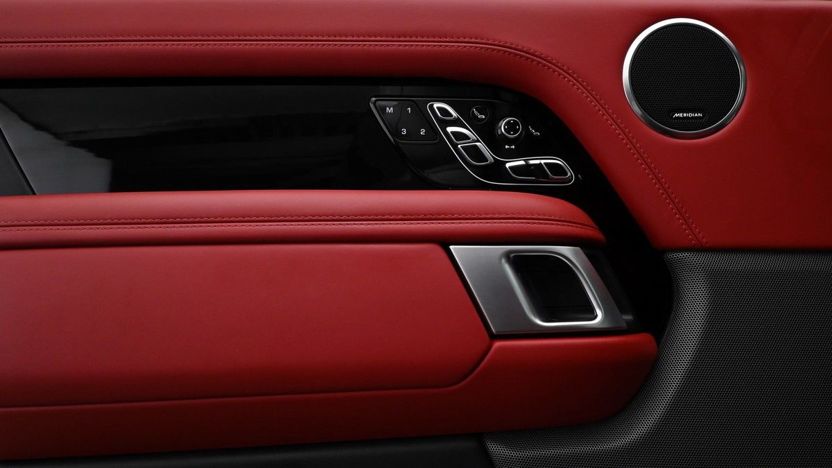 Land Rover Range Rover Image 13
