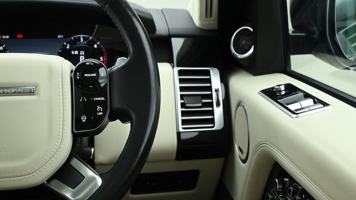 Land Rover Range Rover Image 16