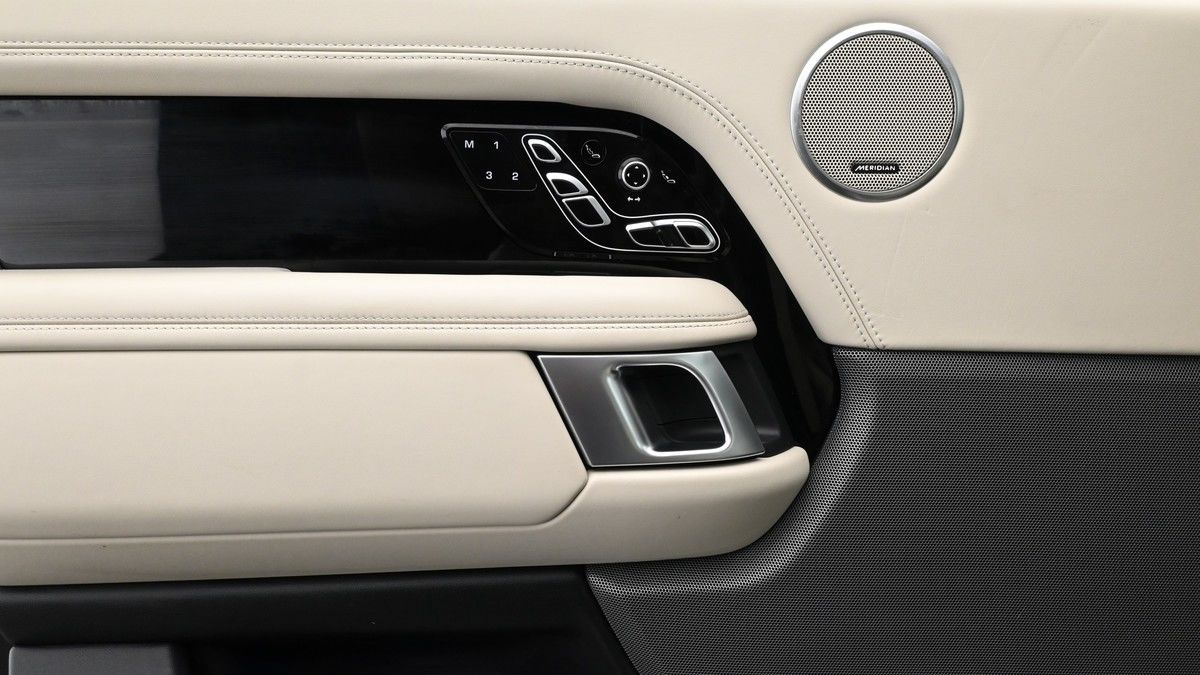 Land Rover Range Rover Image 13