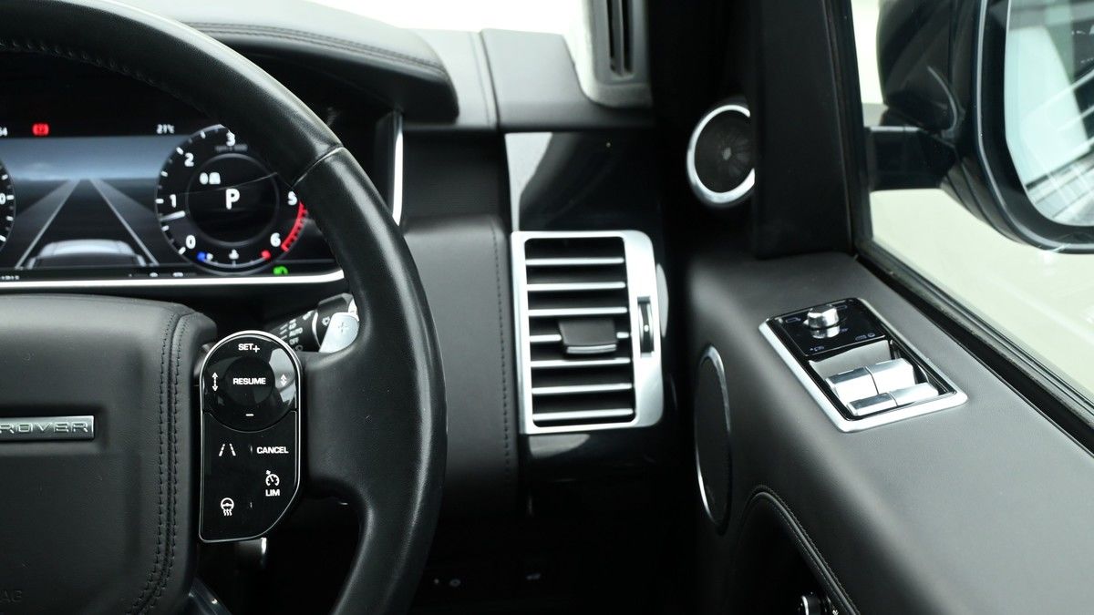 Land Rover Range Rover Image 16
