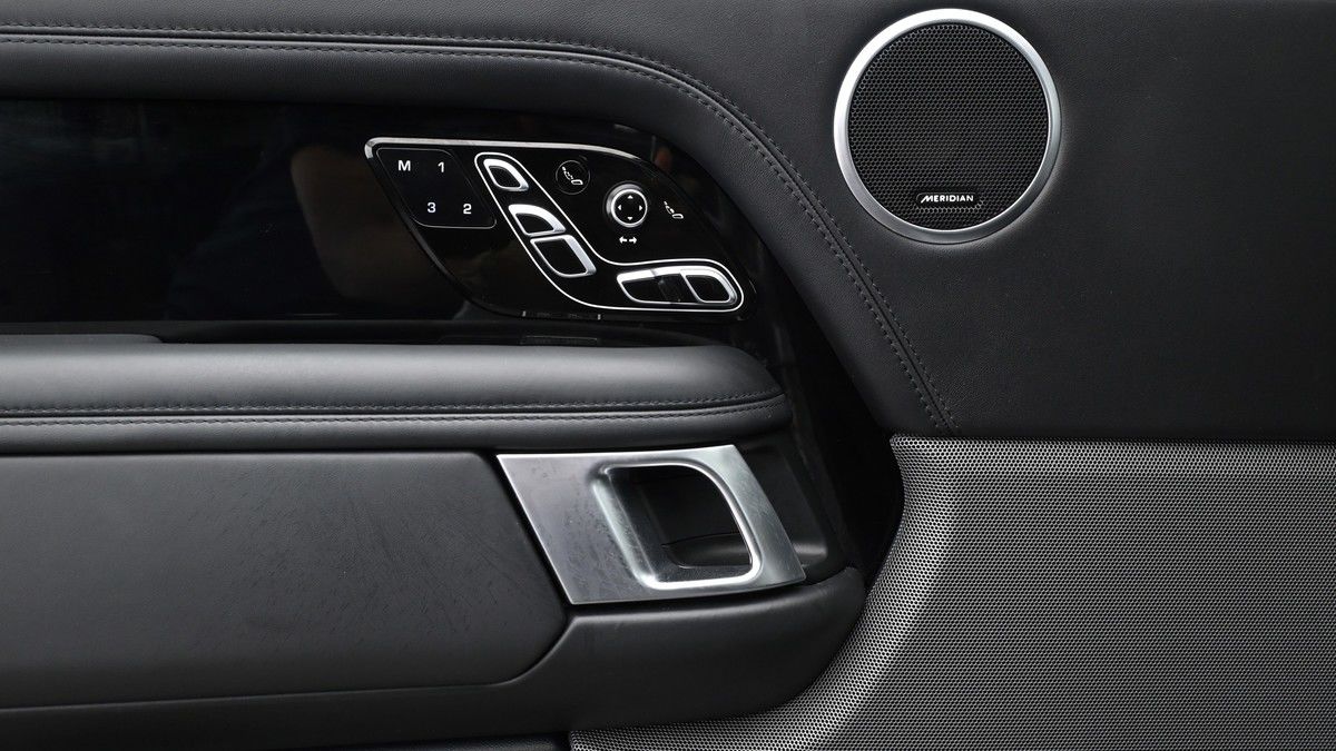 Land Rover Range Rover Image 13