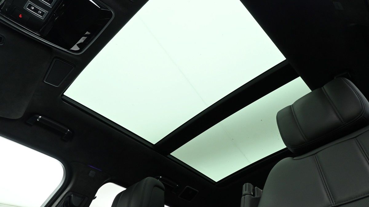 Land Rover Range Rover Image 2