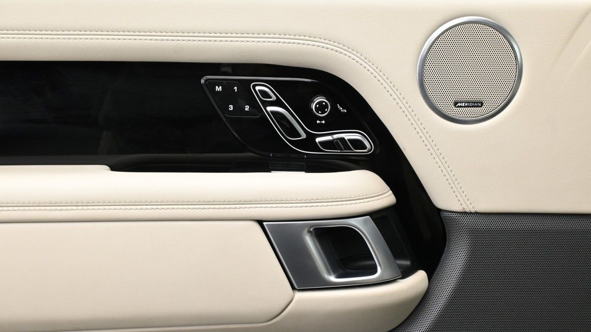 Land Rover Range Rover Image 13