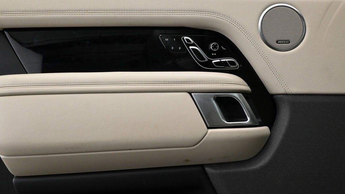 Land Rover Range Rover Image 13