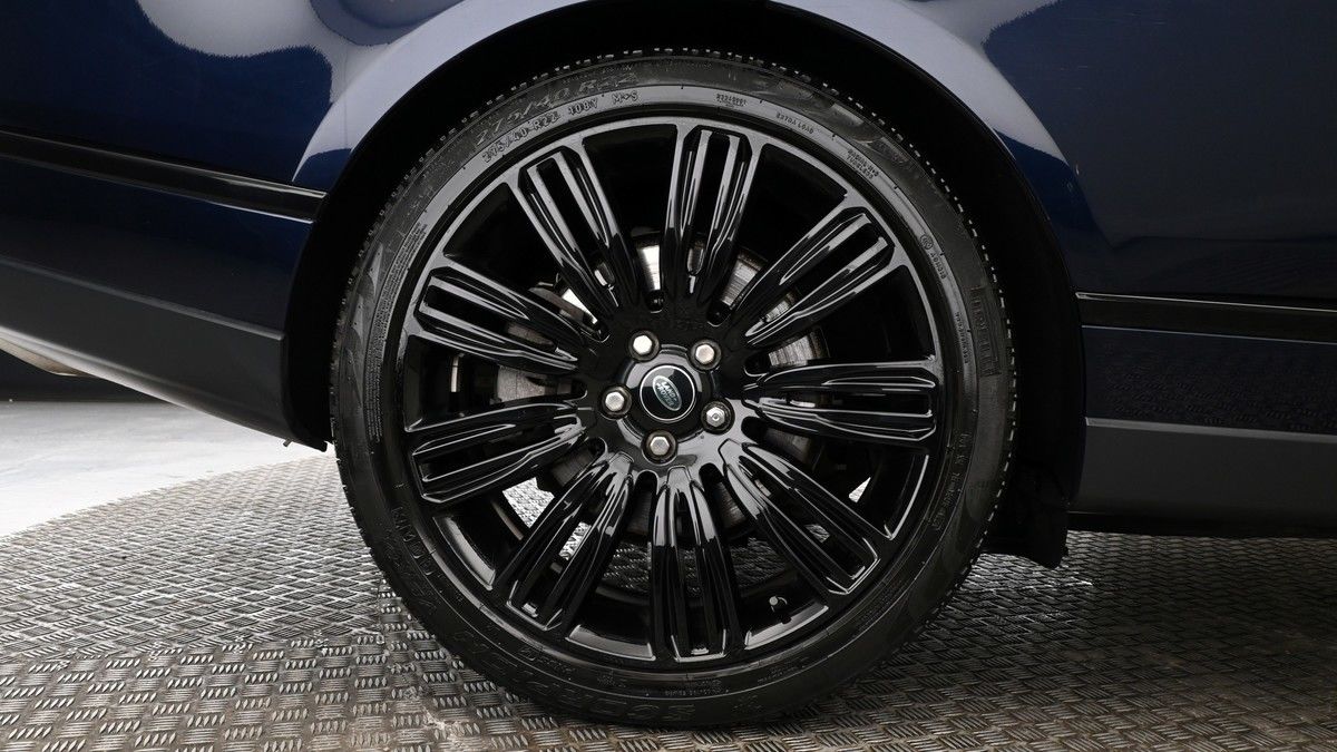 More views of Land Rover Range Rover