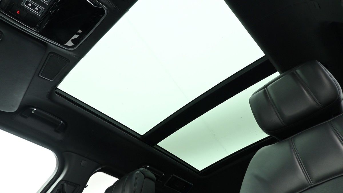 Land Rover Range Rover Image 2