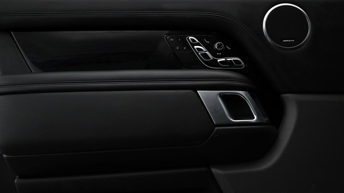 Land Rover Range Rover Image 13