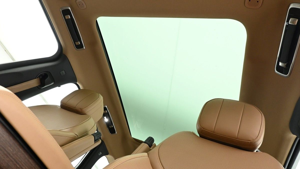 Land Rover Range Rover Image 2