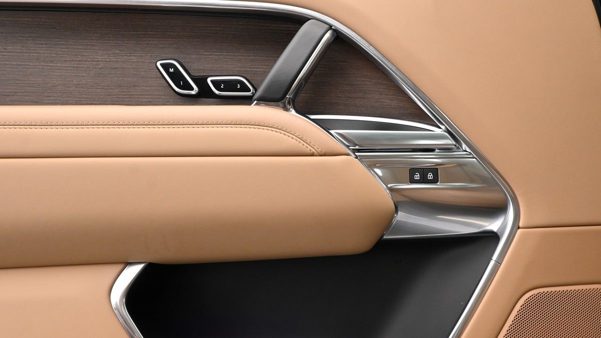 Land Rover Range Rover Image 13