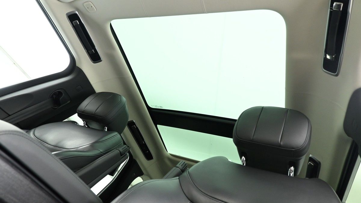 Land Rover Range Rover Image 2