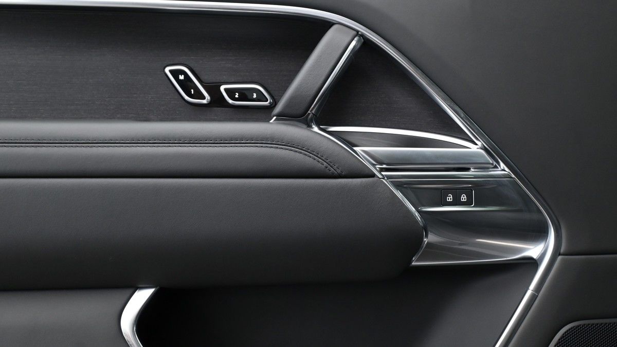 Land Rover Range Rover Image 14