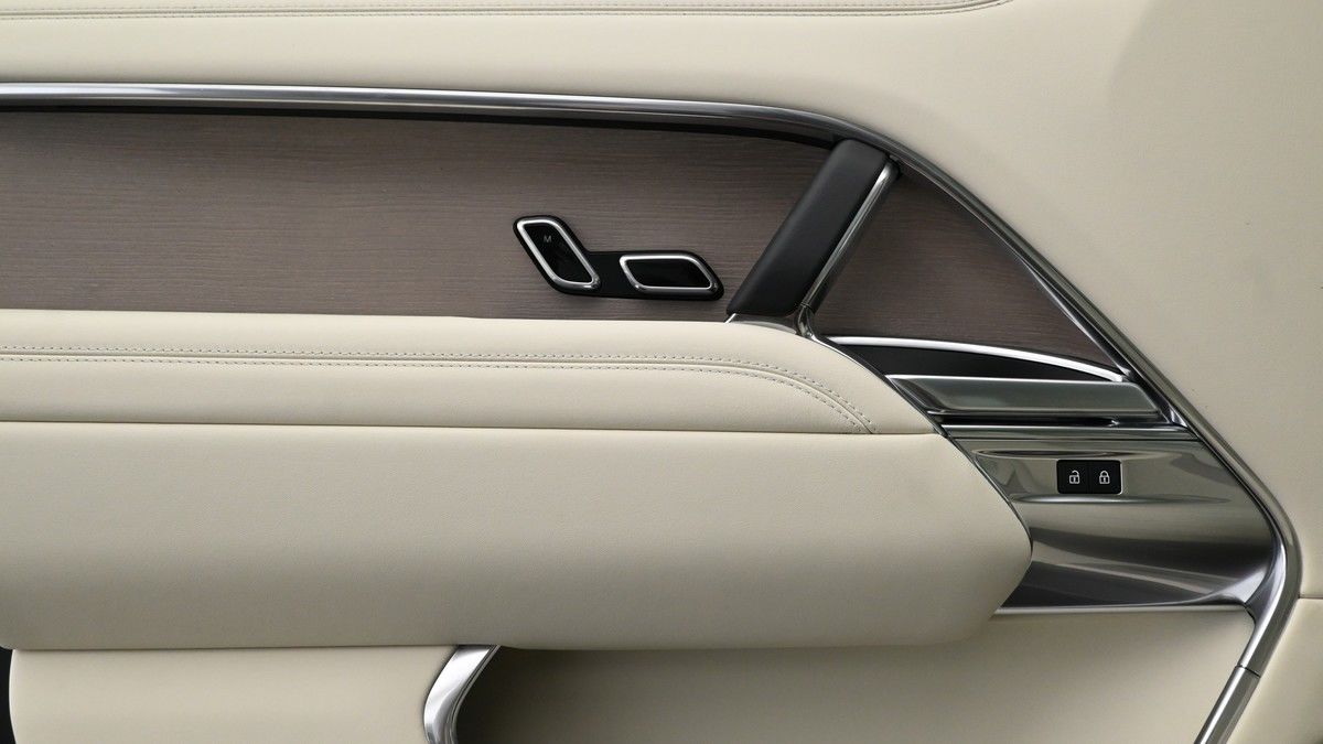 Land Rover Range Rover Image 25