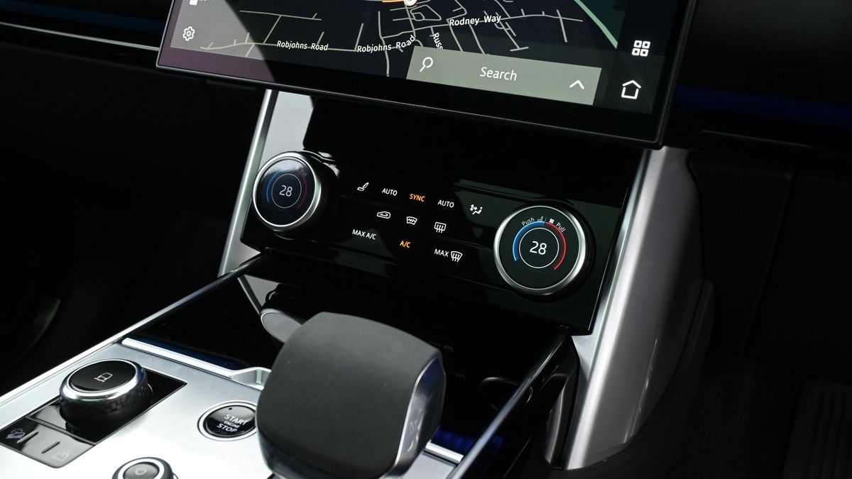 Land Rover Range Rover Image 12