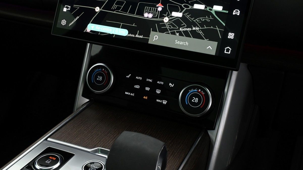Land Rover Range Rover Image 12