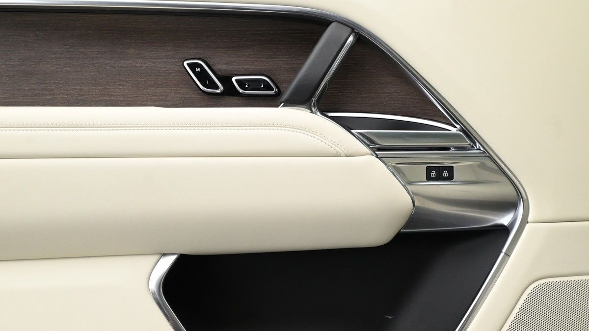 Land Rover Range Rover Image 13