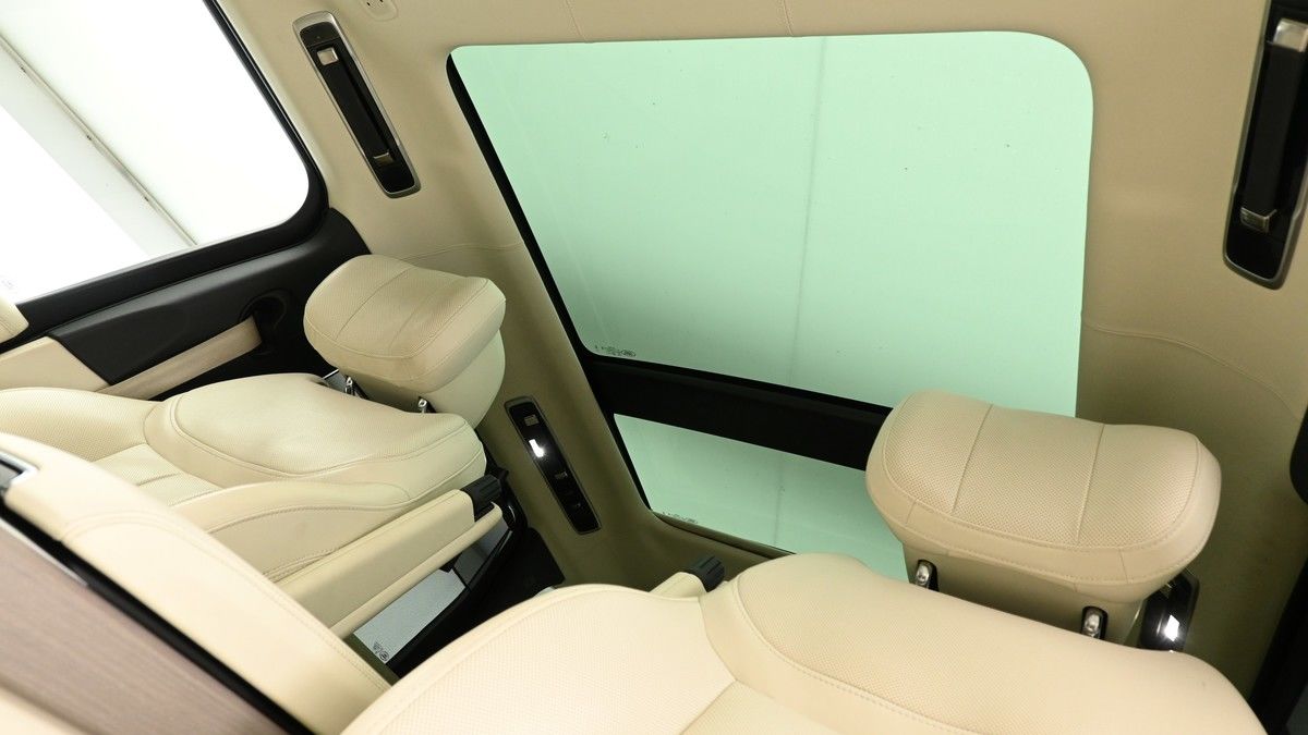 Land Rover Range Rover Image 2