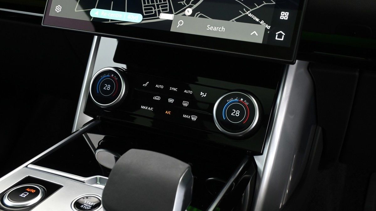 Land Rover Range Rover Image 12