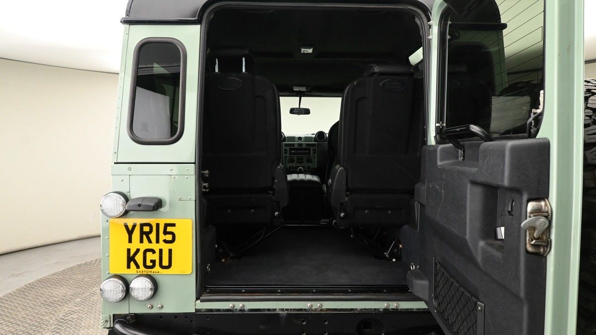 Land Rover Defender 90 Urban Image 10