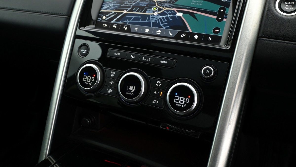 Land Rover Discovery Image 12