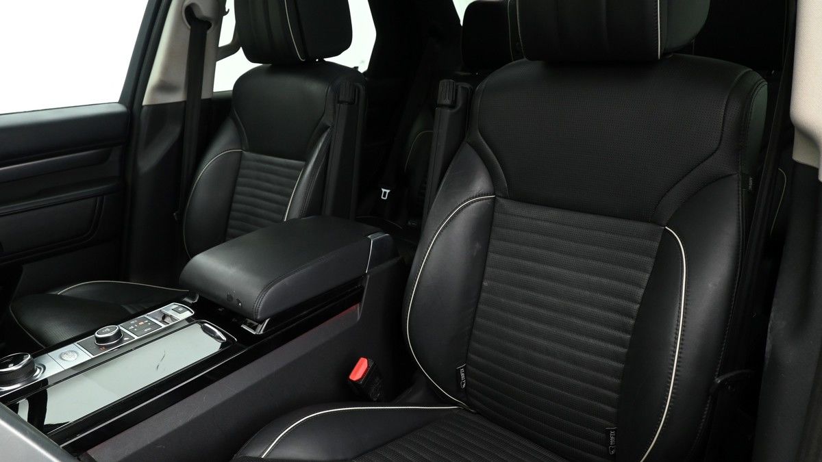 Land Rover Discovery Image 4