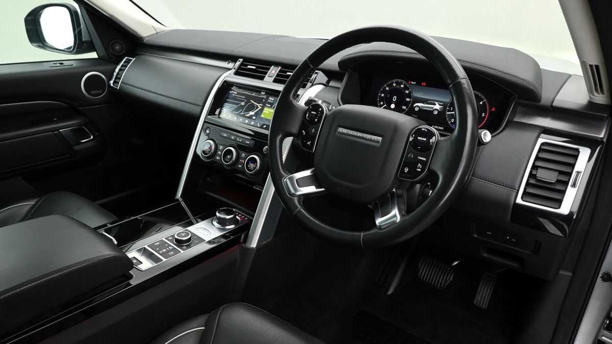 Land Rover Discovery Image 3