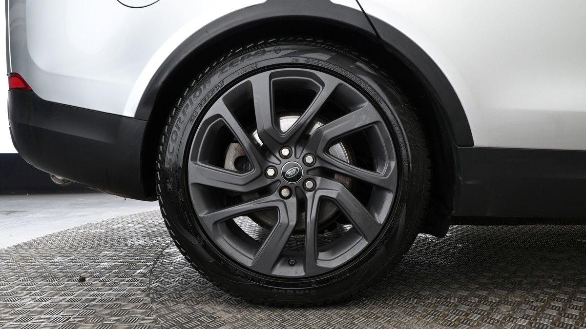 Land Rover Discovery Image 9