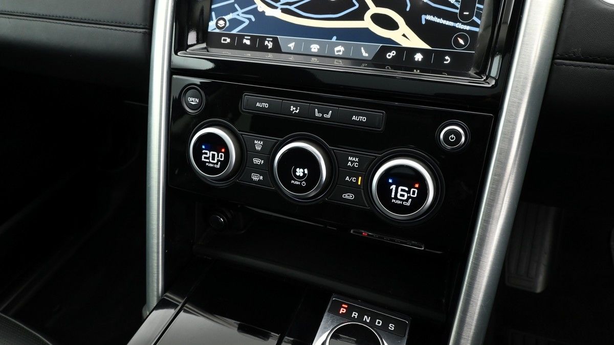 Land Rover Discovery Image 13