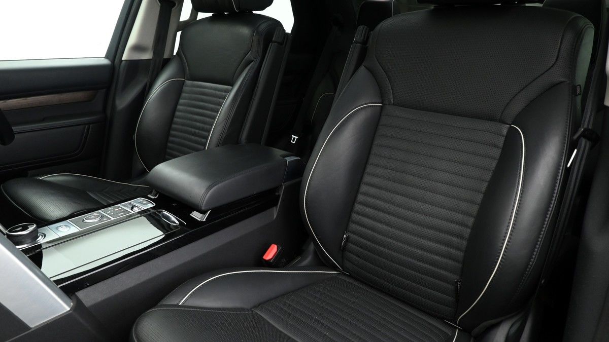 Land Rover Discovery Image 5