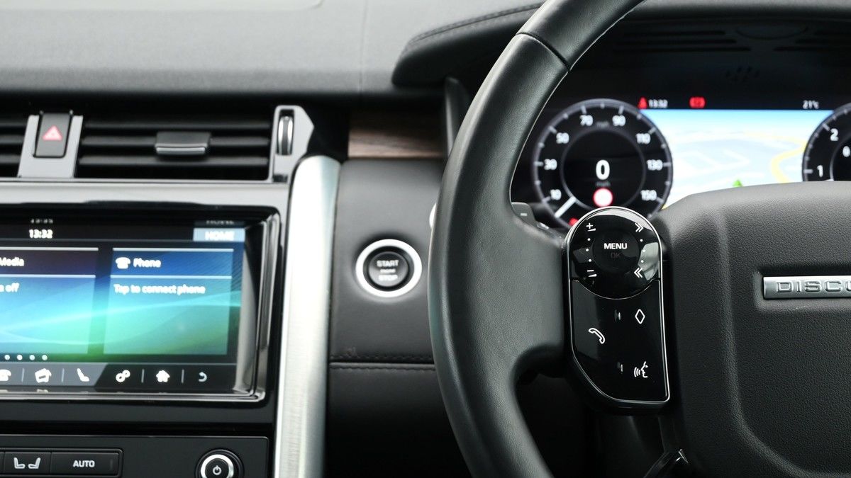 Land Rover Discovery Image 16
