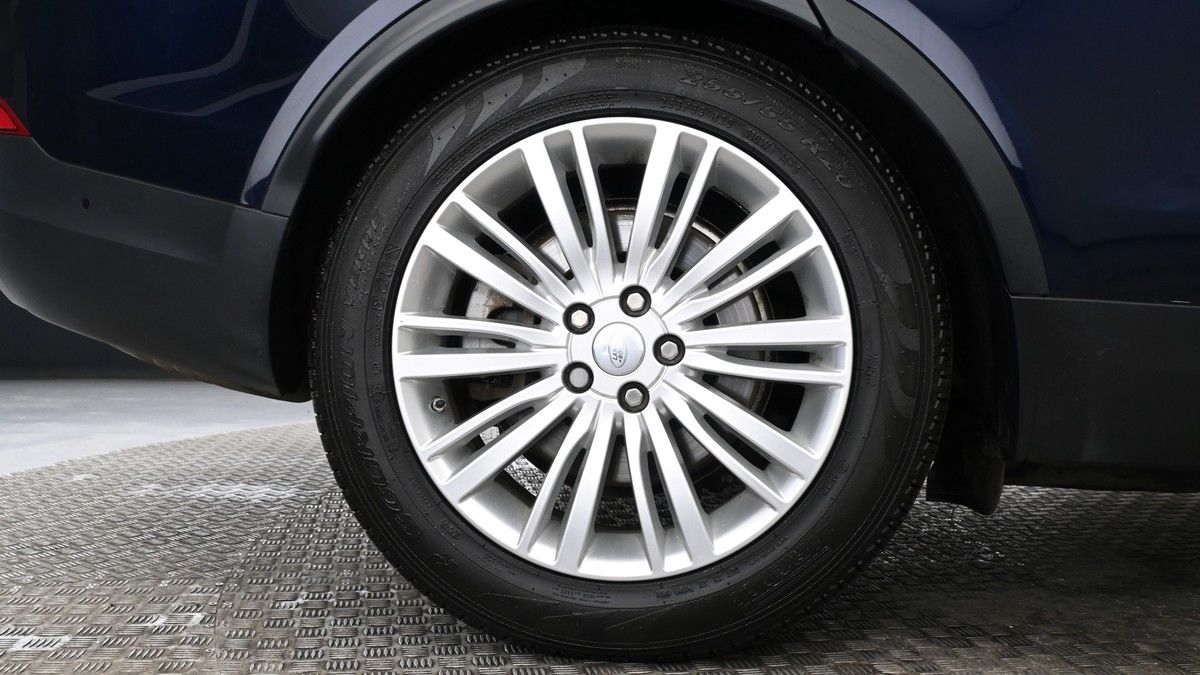 Land Rover Discovery Image 10