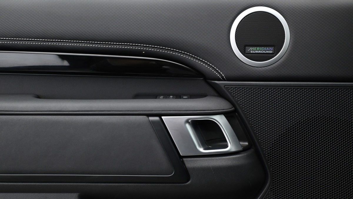 Land Rover Discovery Image 13