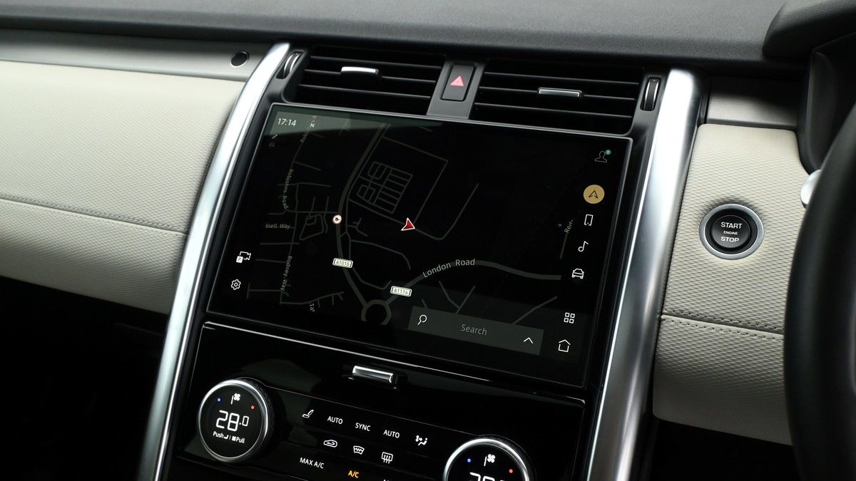 Land Rover Discovery Image 11