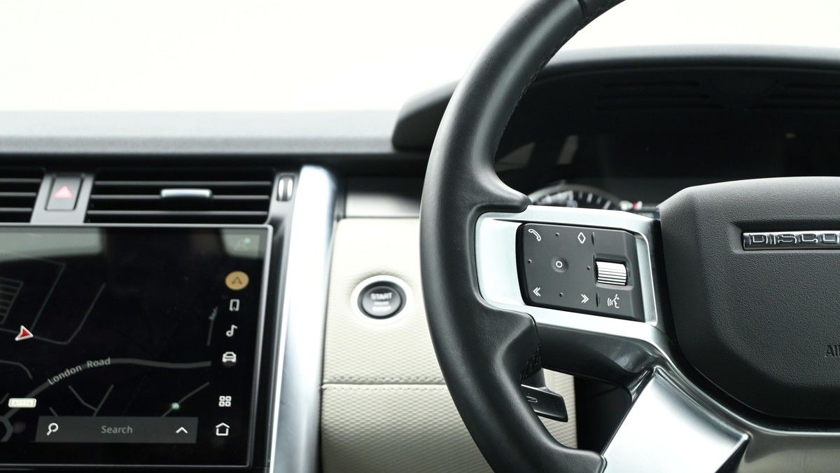 Land Rover Discovery Image 15