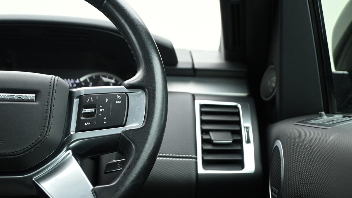 Land Rover Discovery Image 16