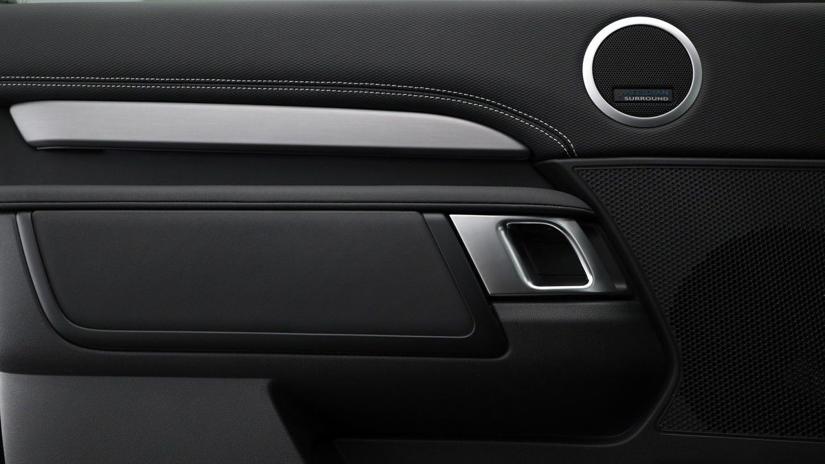Land Rover Discovery Image 13
