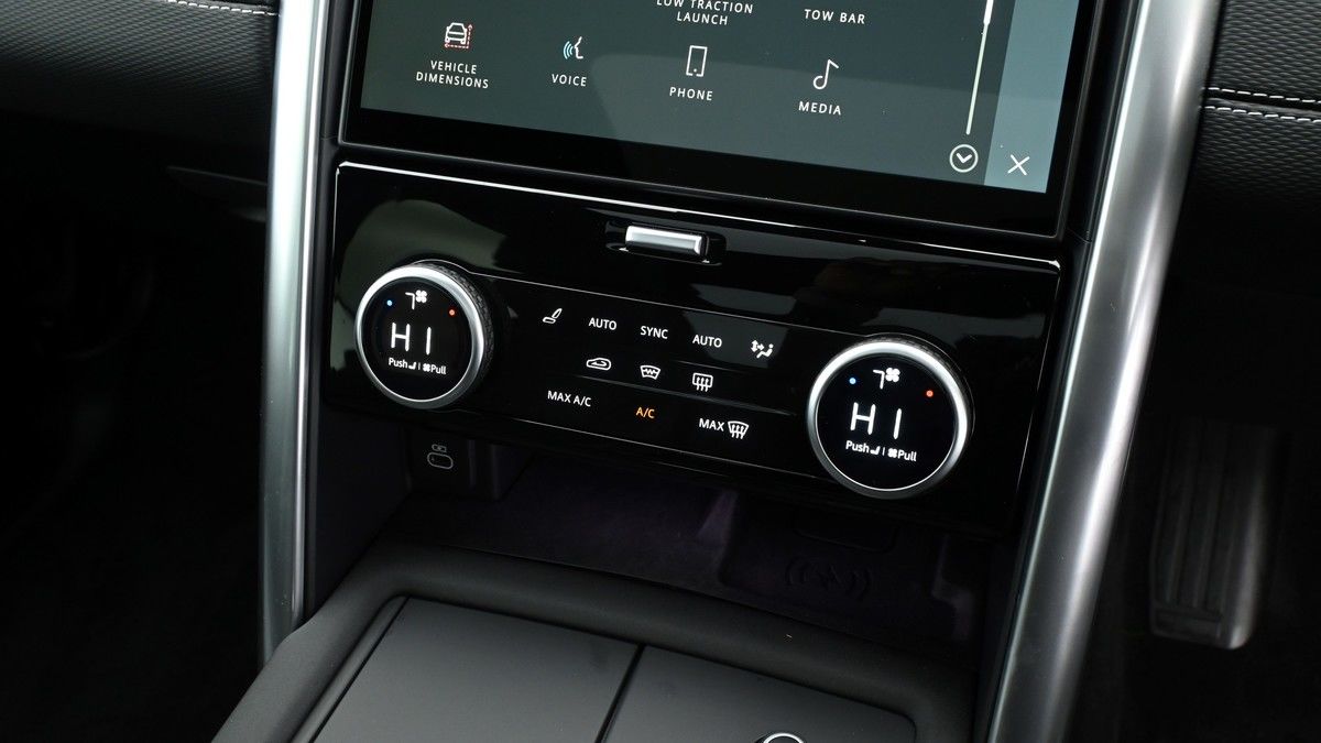 Land Rover Discovery Image 12