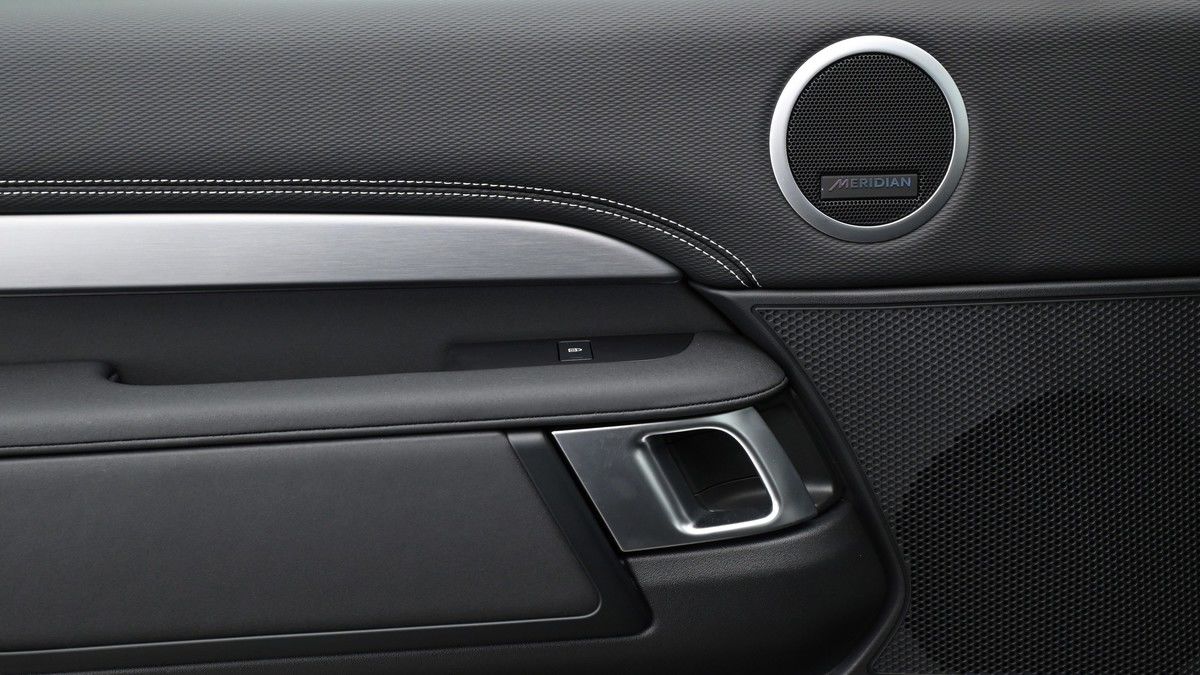 Land Rover Discovery Image 13