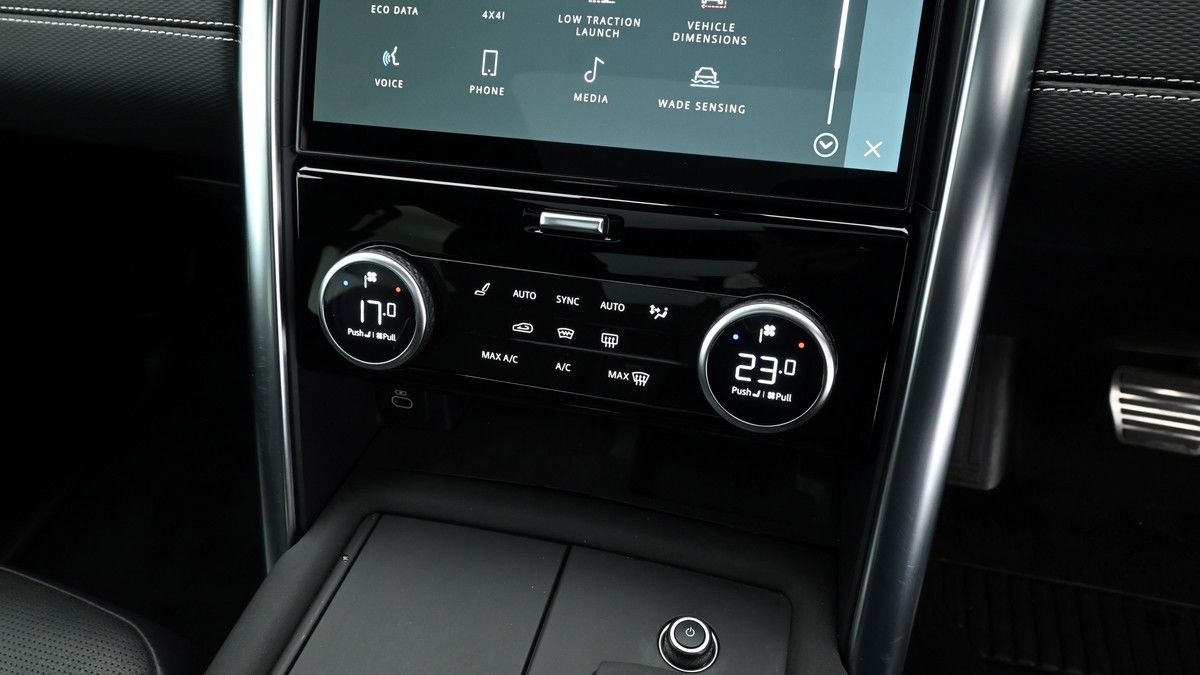 Land Rover Discovery Image 12