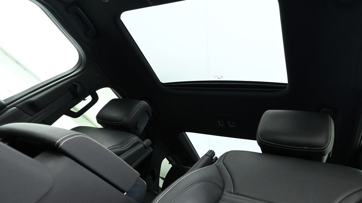 Land Rover Discovery Image 2