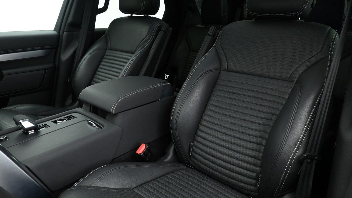 Land Rover Discovery Image 4