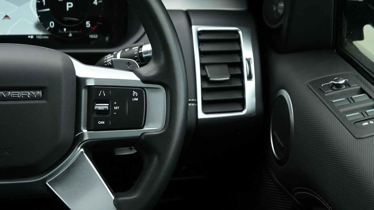Land Rover Discovery Image 16