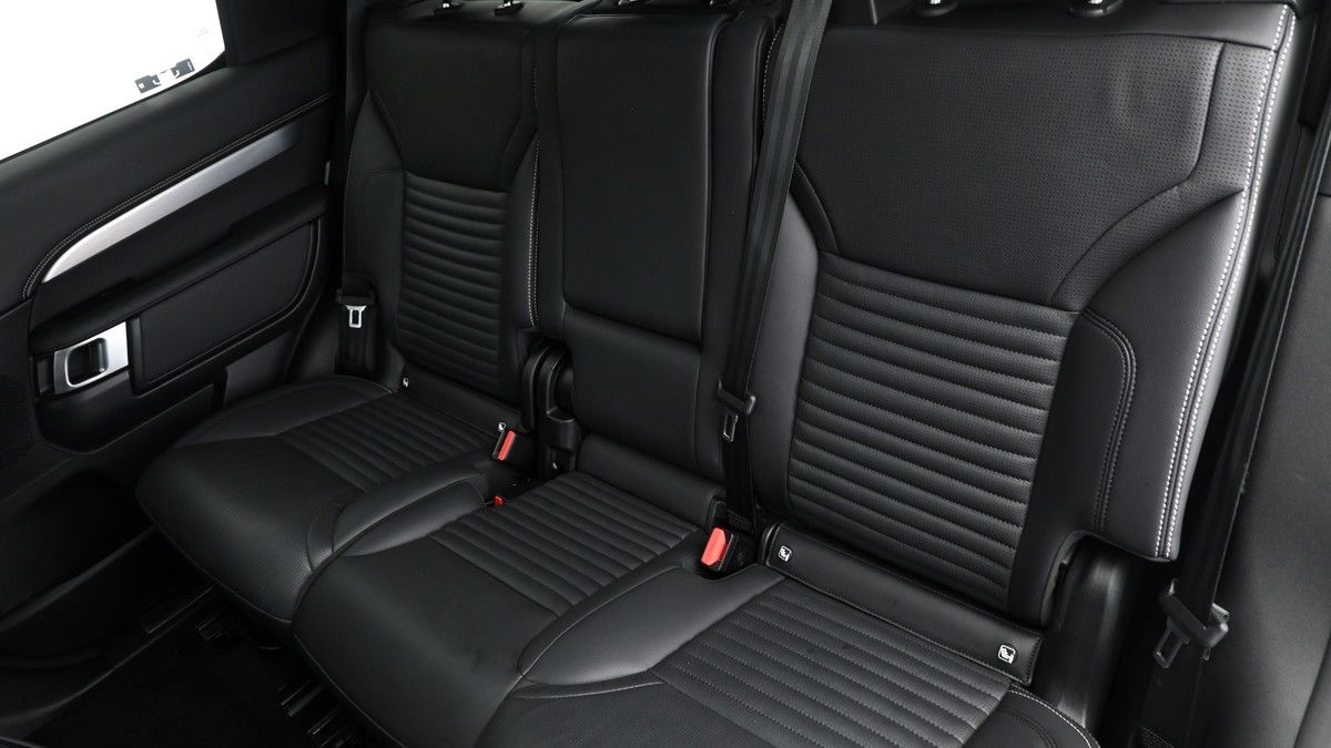 Land Rover Discovery Image 5