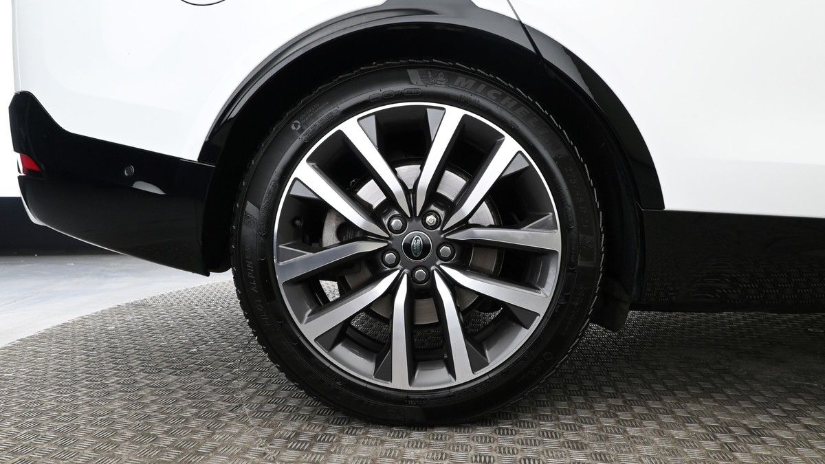 Land Rover Discovery Image 9