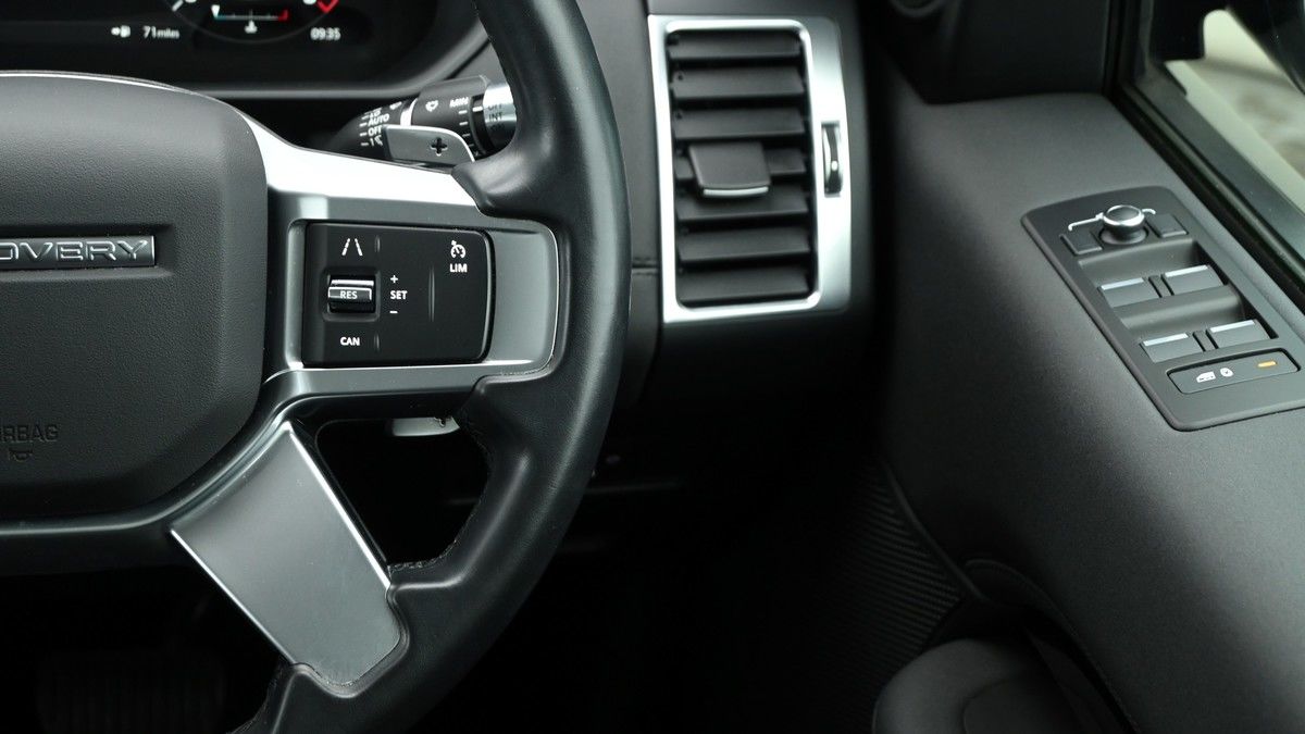 Land Rover Discovery Image 16