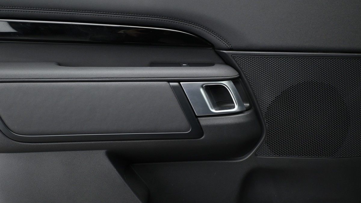 Land Rover Discovery Image 13