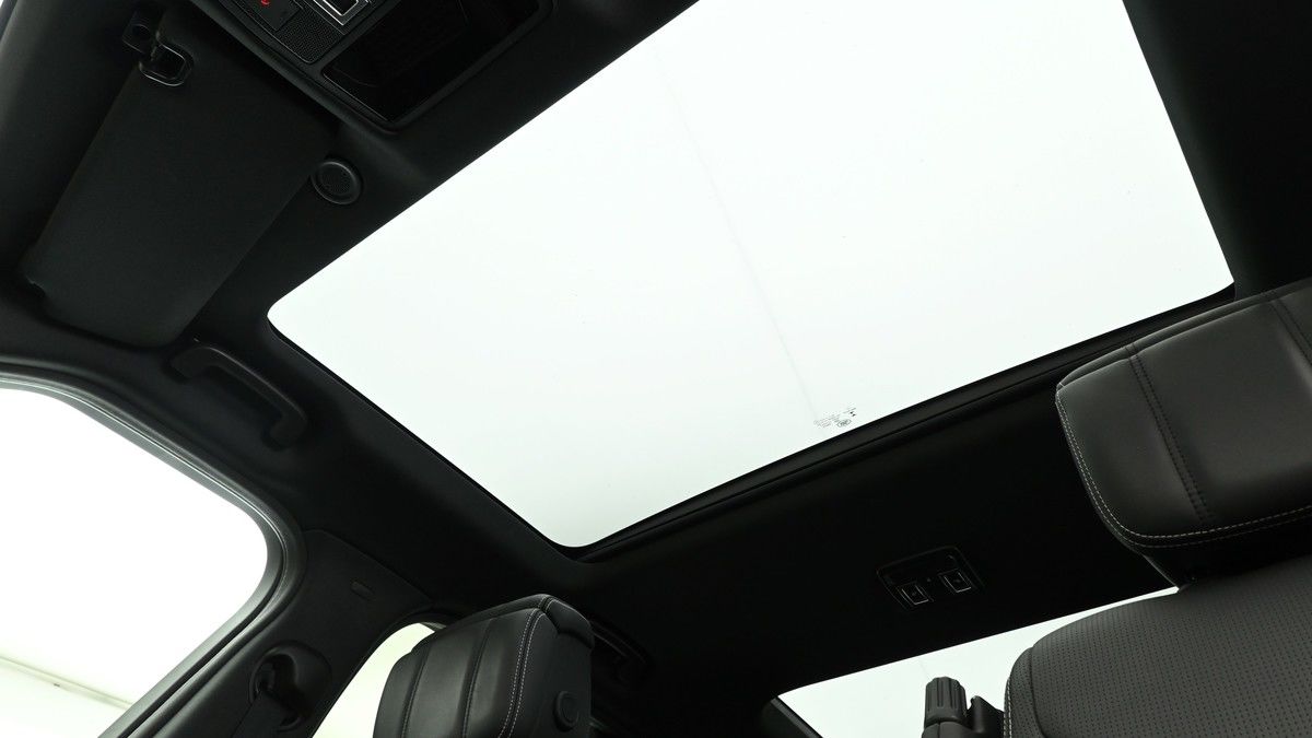 Land Rover Discovery Image 2