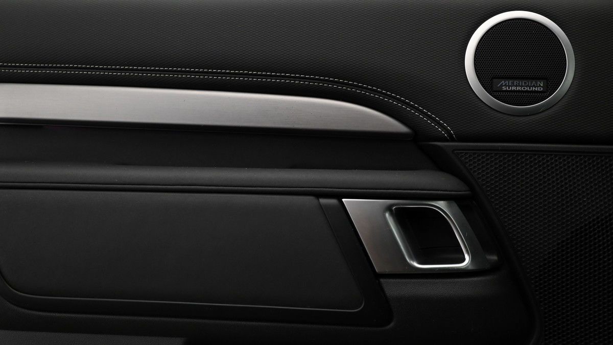Land Rover Discovery Image 13