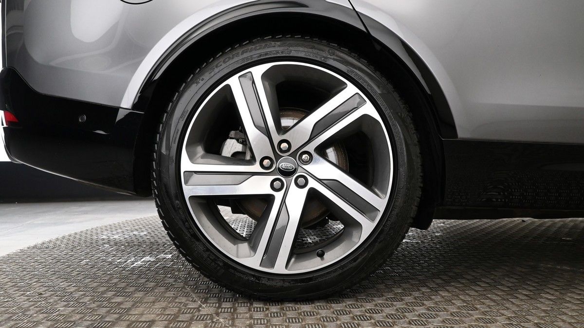 Land Rover Discovery Image 9