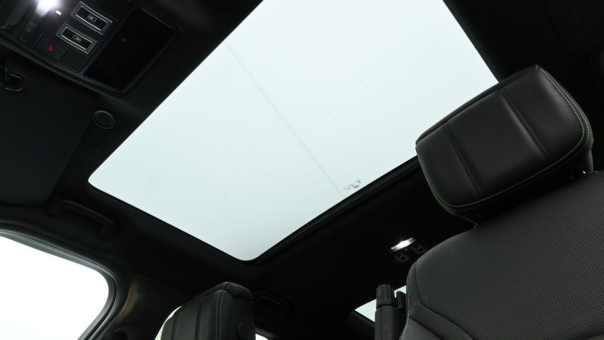 Land Rover Discovery Image 2
